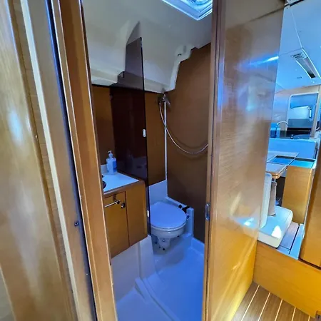 Galifornia بوتيل